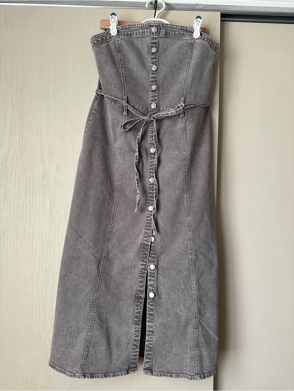 VICI Strapless Button-Front Denim Dress in Washed Gray